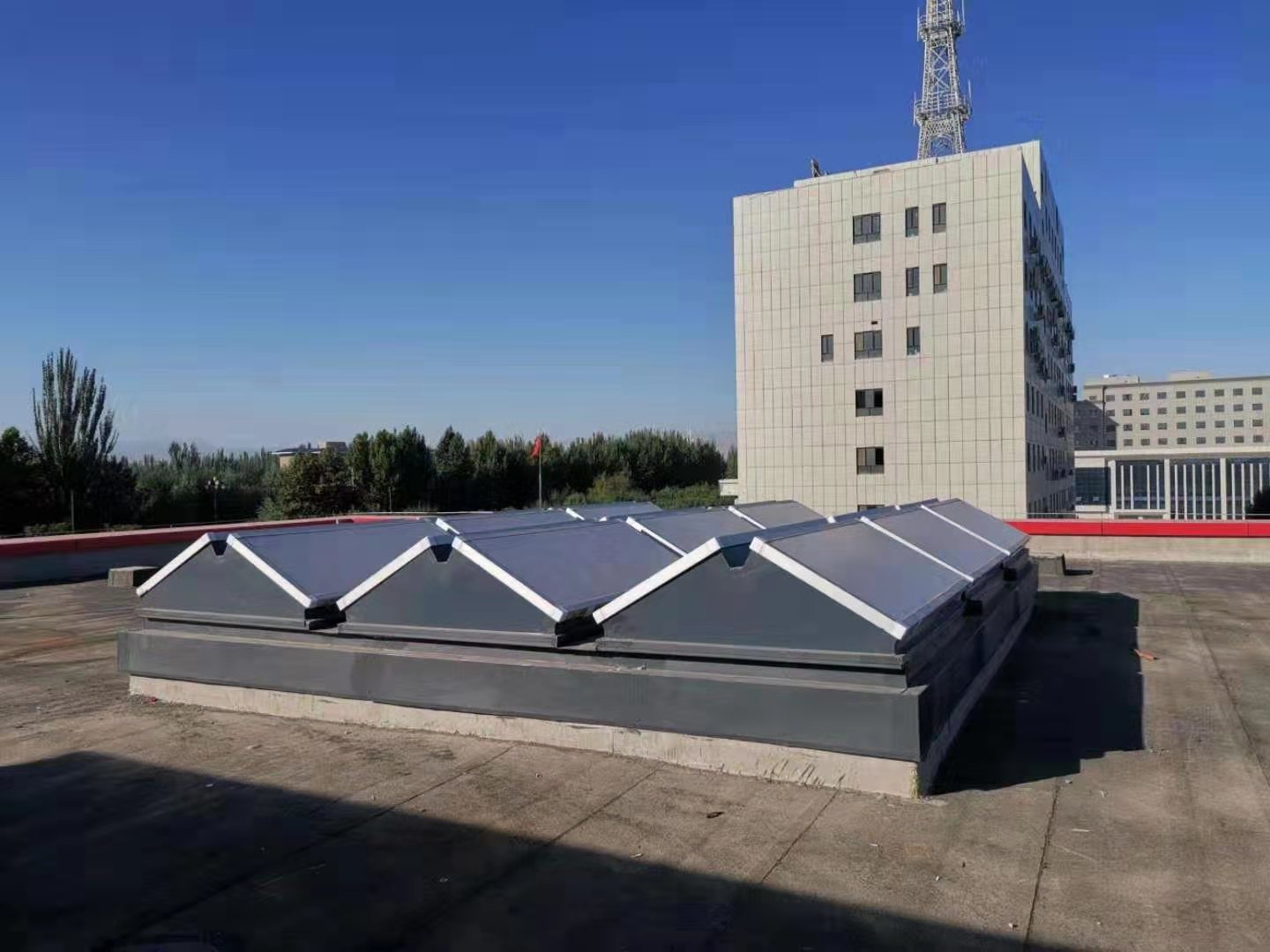 三角型采光排烟天窗