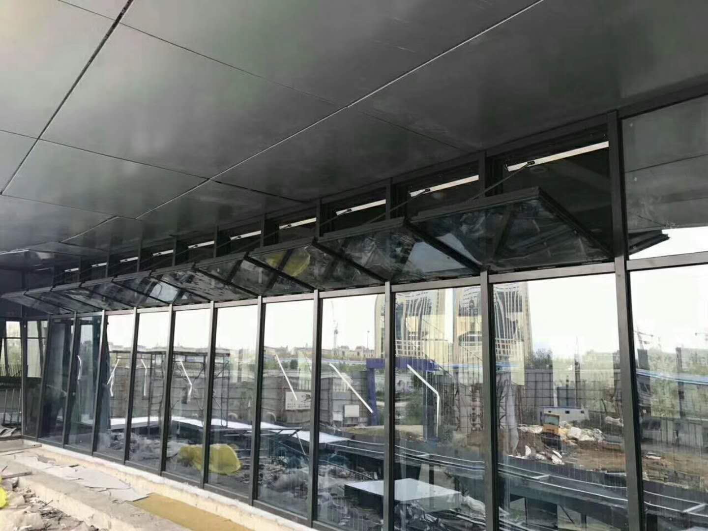  安徽阜阳客运中心排烟窗（链条式电动开窗器） 