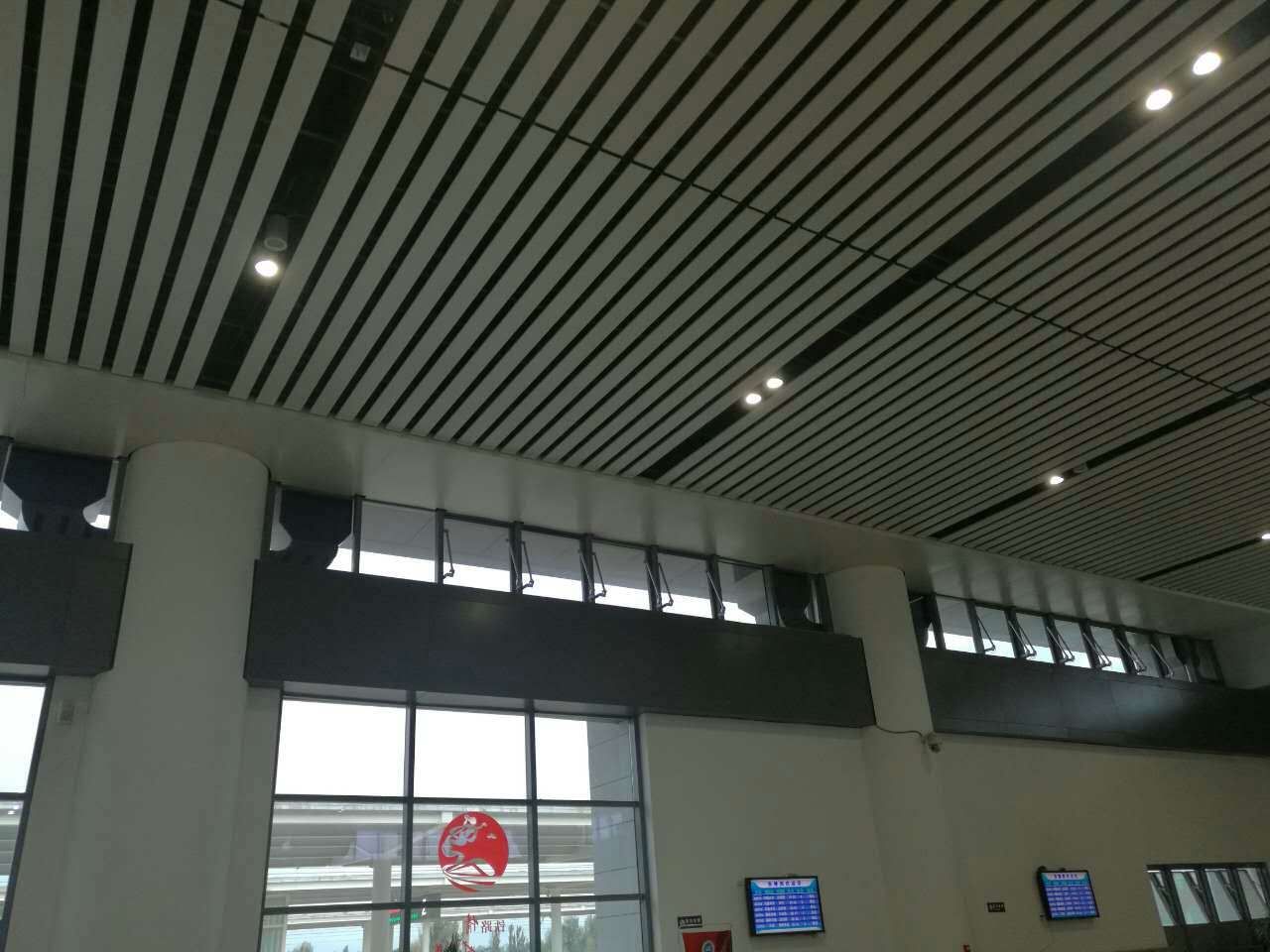  张掖高铁站排烟窗（螺杆式电动开窗器） 